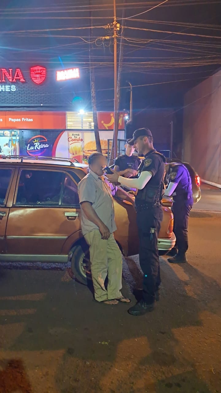 Conducía alcoholizado, chocó motos estacionadas e intentó escapar en Oberá